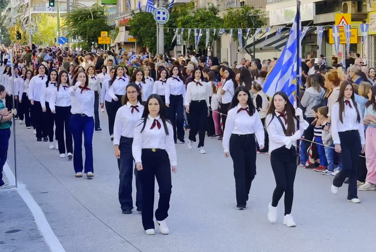 Στιγμιότυπα από τη μαθητική παρέλαση της 28ης Οκτωβρίου της πόλης μας
