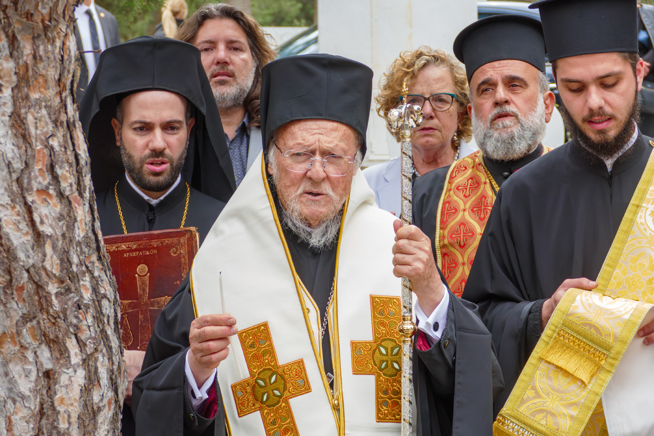 Φόρος τιμής του Οικουμενικού Πατριάρχη στον Δάσκαλό του στο Κοιμητήριο Ζωγράφου